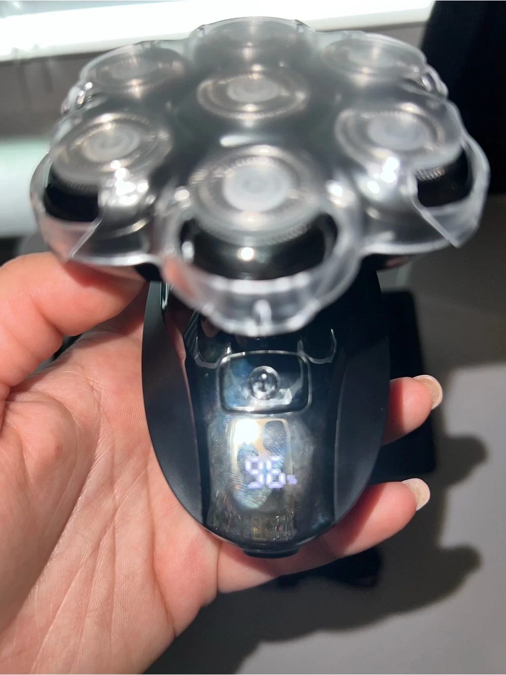 7D Floating Electric Shaver Cyruzi in Black